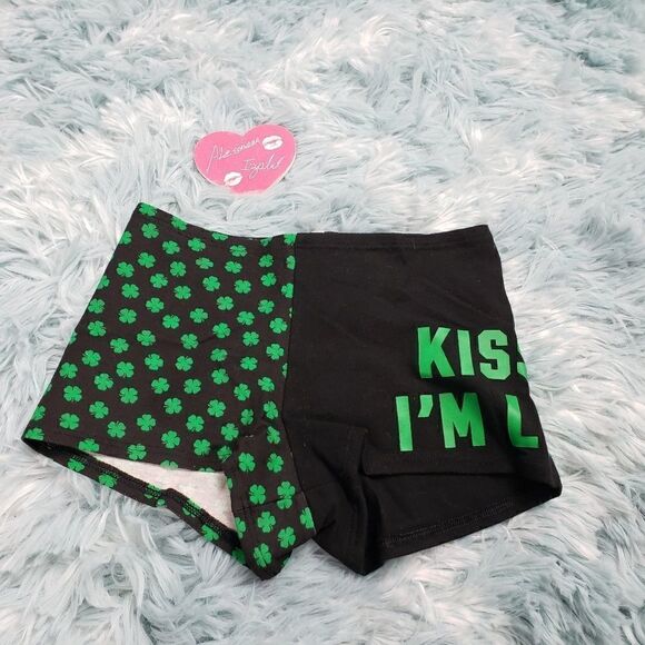 VS Very Kiss Me I Am Lucky Black Boyshort XSmall - Picture 1 of 4